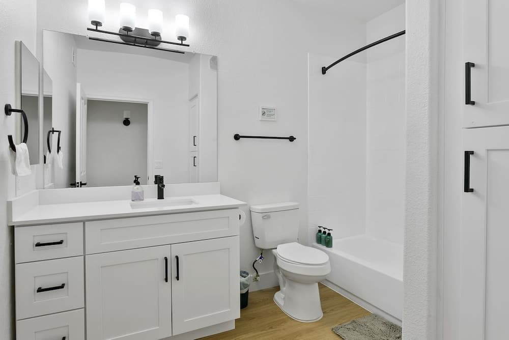 TWO CozySuites Apartment DowntownChandler property views in Glendale, AZ — gallery photo 3