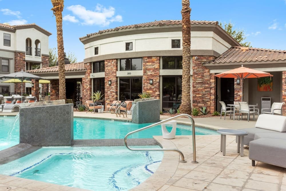 TWO CozySuites Apartment DowntownChandler featured exterior or lobby in Glendale, AZ — similar hotel