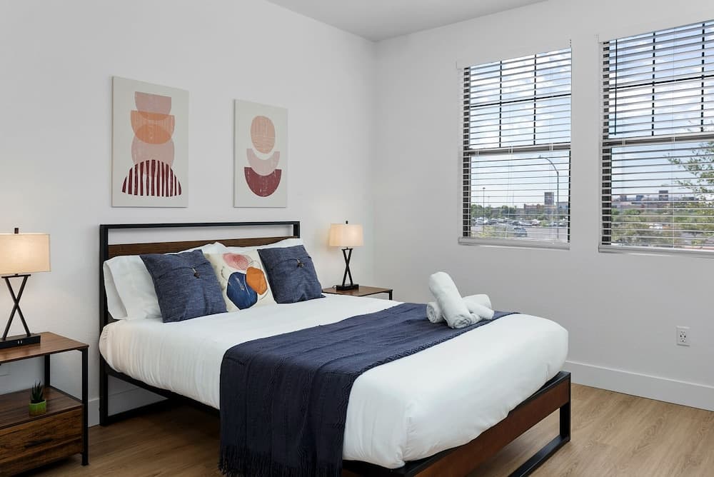 TWO CozySuites Apartment DowntownChandler gallery photo in Glendale, AZ — image 11