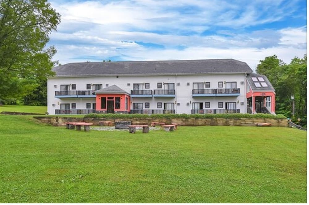 Melour Resort gallery photo in Tannersville, NY — image 31