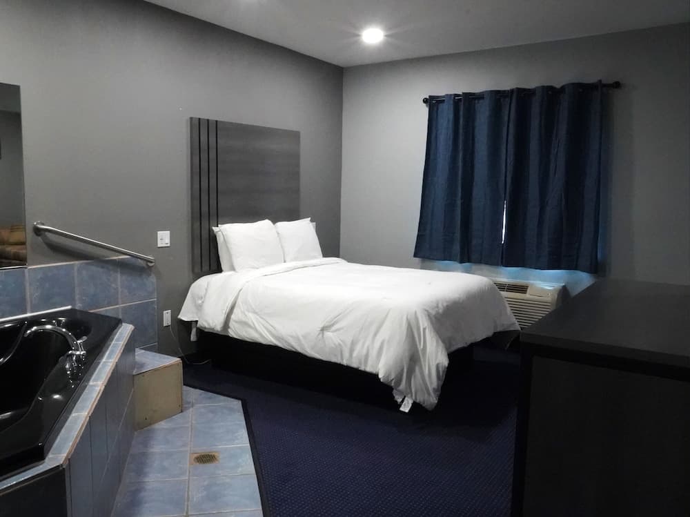 Americas Best Value Inn & Suites Bush Intl Airport — hotel in Humble, Texas