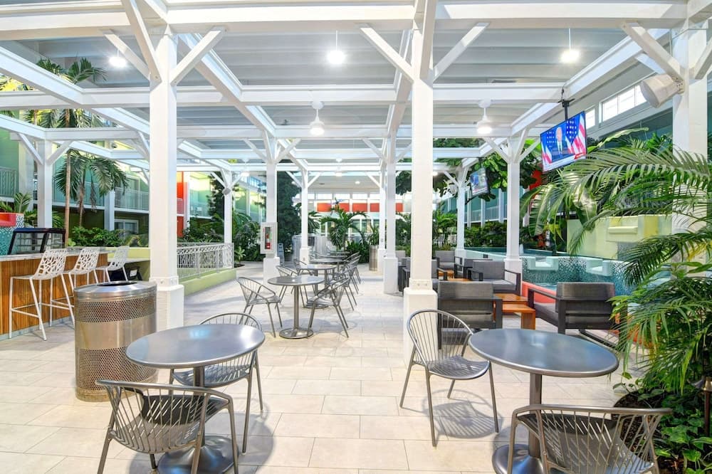Oasis Hotel and Conv Center, an Ascend Collection Hotel gallery photo in Springfield, MO — image 52