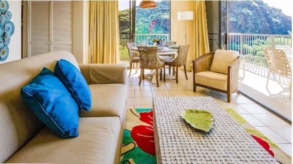 West Oahu Studio Condo at Makaha Beach property views in Waianae, HI — gallery photo 3