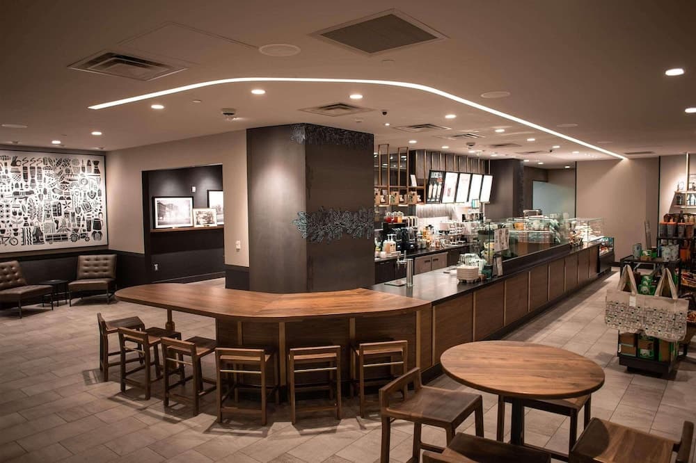 Radisson Plaza Hotel at Kalamazoo Center gallery photo in Kalamazoo, MI — image 29