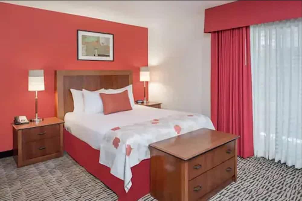 Value Suites Extended Stay - St Louis featured exterior or lobby in Maryland Heights, MO — similar hotel