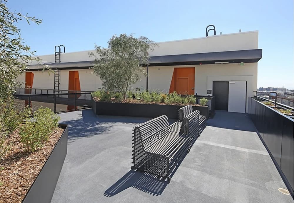 StaysPro - Cityscape Luxury Rental Homes in the Heart of Los Angeles property views in Los Angeles, CA — gallery photo 3