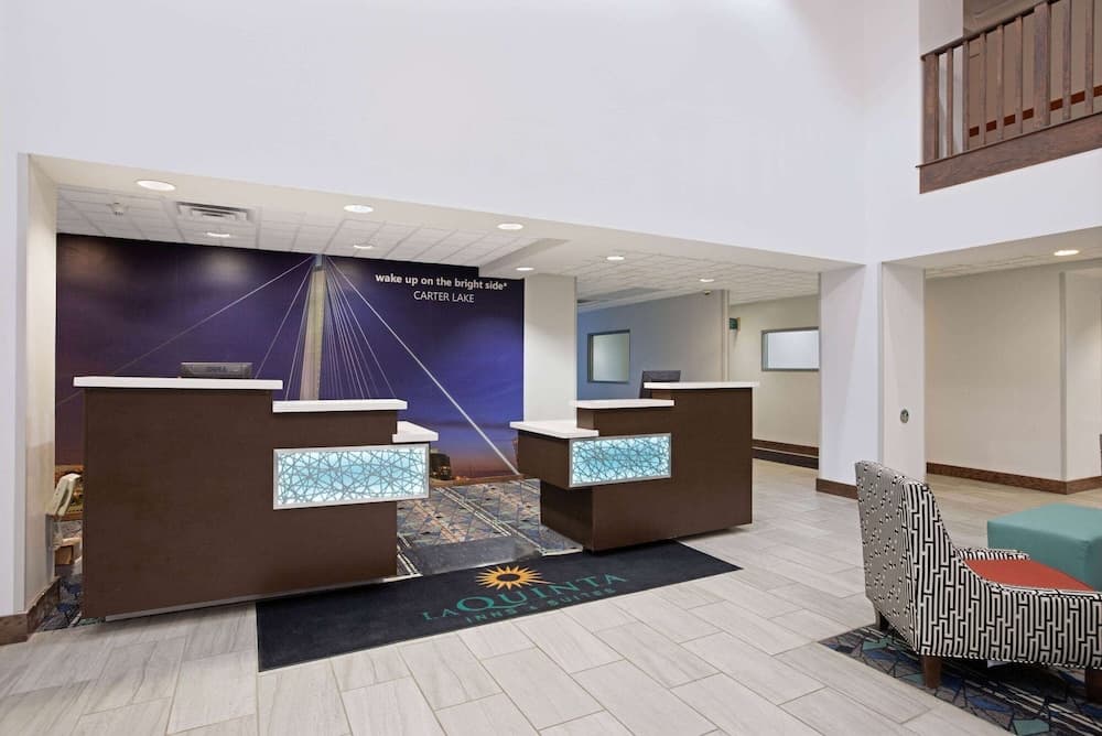 La Quinta Inn & Suites by Wyndham Omaha Airport Downtown property views in Carter Lake, IA — gallery photo 3
