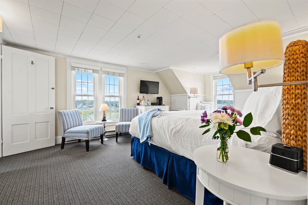 Topside Inn featured exterior or lobby in Boothbay Harbor — similar hotel