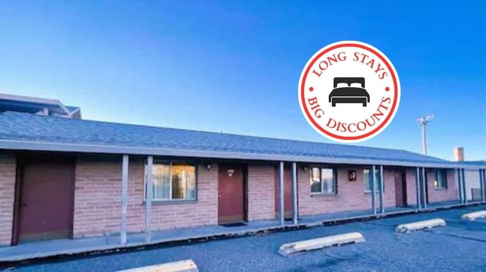 Love Hotels Desert Inn & RV by OYO at Boysen Wind River WY featured exterior or lobby in Shoshoni, WY — similar hotel