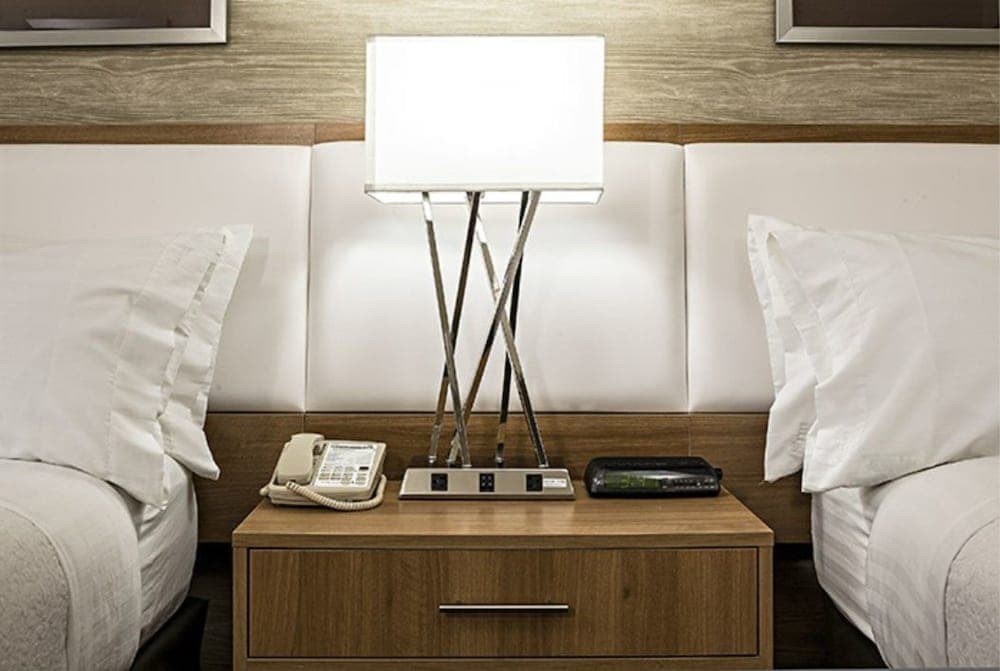 Iris Hotel Cape Cod gallery photo in Falmouth, MA — image 15