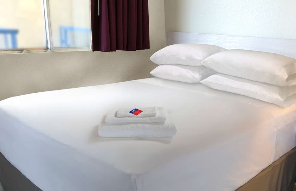 Americas Best Value Inn Asheville property views in Asheville, NC — gallery photo 3