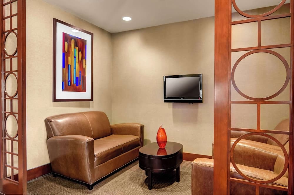 Hyatt Place Fair Lawn Paramus featured exterior or lobby in Fair Lawn, NJ — similar hotel