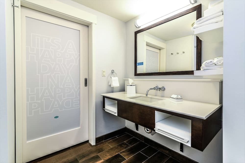 Hampton Inn Brighton gallery photo in Brighton, MI — image 15