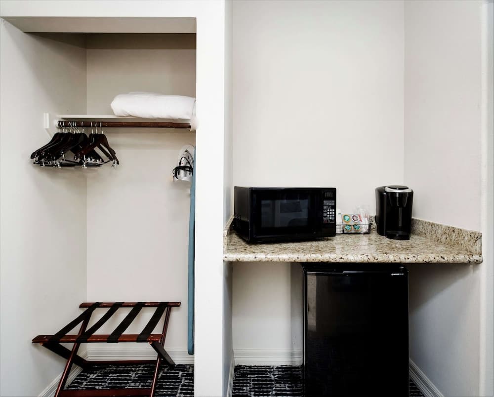 Best Western Sugarland Inn gallery photo in Sugar Land, TX — image 4