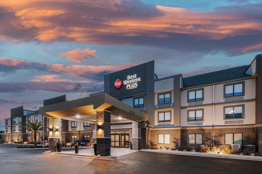 Best Western Plus Savannah Gateway featured exterior or lobby in Savannah, GA — similar hotel