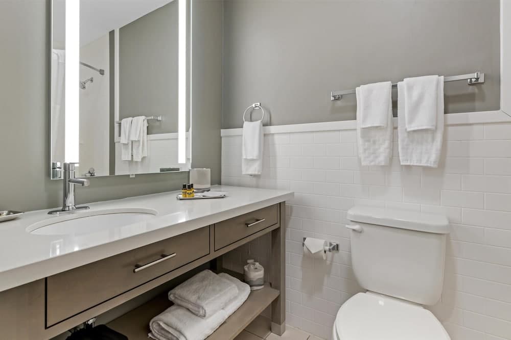 Executive Residency By Best Western Waterloo & Cedar Falls gallery photo in Waterloo, IA — image 22