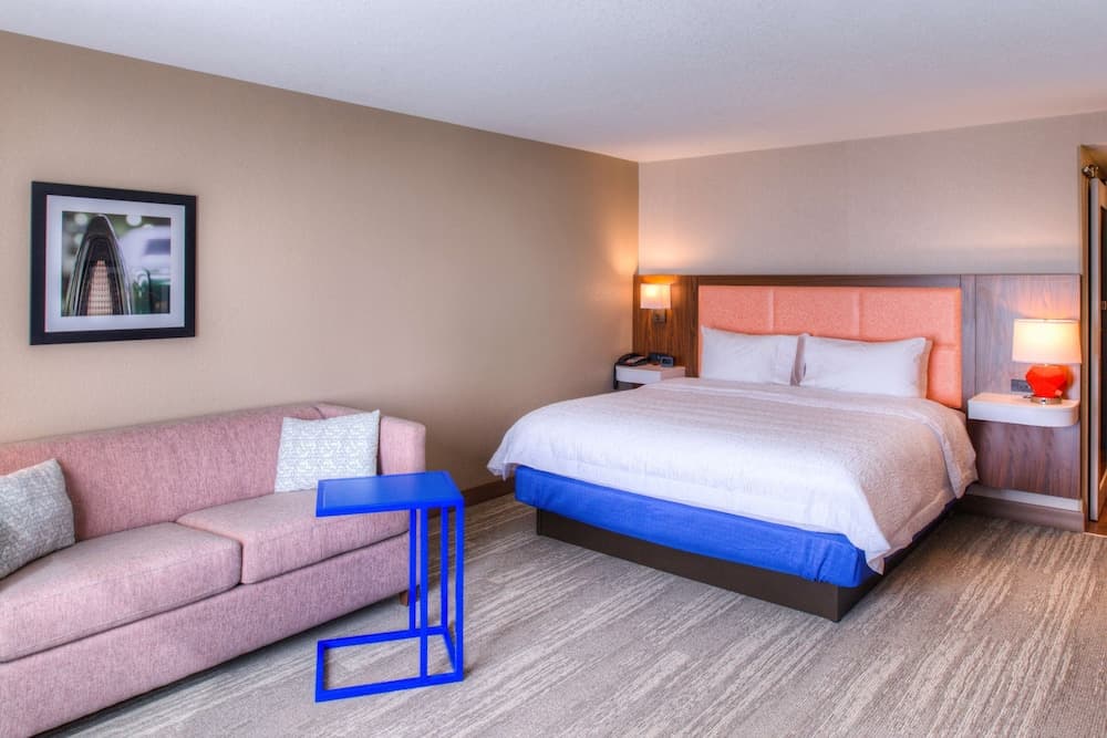 Hampton Inn & Suites Wixom gallery photo in Wixom, MI — image 48