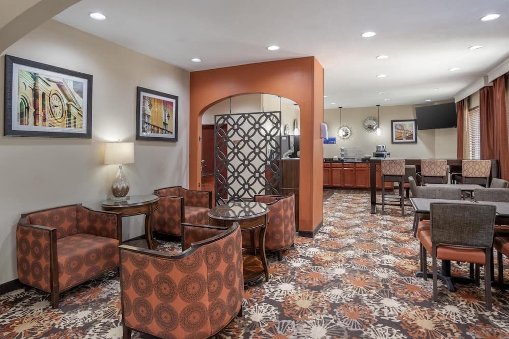 Best Western Plaquemine Inn interior in Plaquemine, LA — gallery photo 2