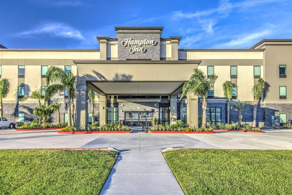 Hampton Inn Houston NASA-Johnson Space Center featured exterior or lobby in Seabrook, TX — similar hotel