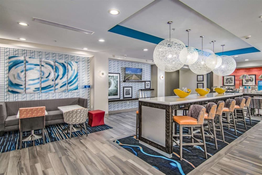 Hampton Inn Houston NASA-Johnson Space Center interior in Seabrook, TX — gallery photo 2