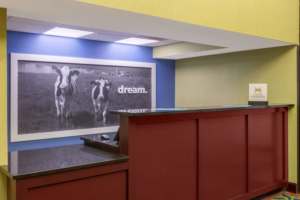 Hampton Inn Bremen I 20 interior in Bremen, GA — gallery photo 2