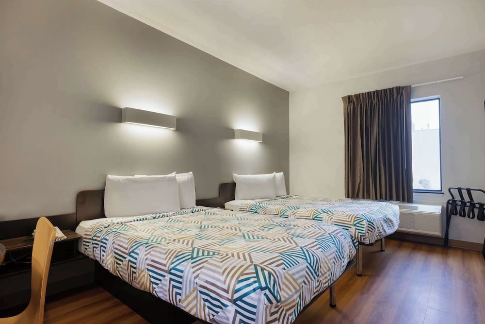 Studio 6 Suites Texas City, Tx – I-45 South interior in Texas City, TX — gallery photo 2