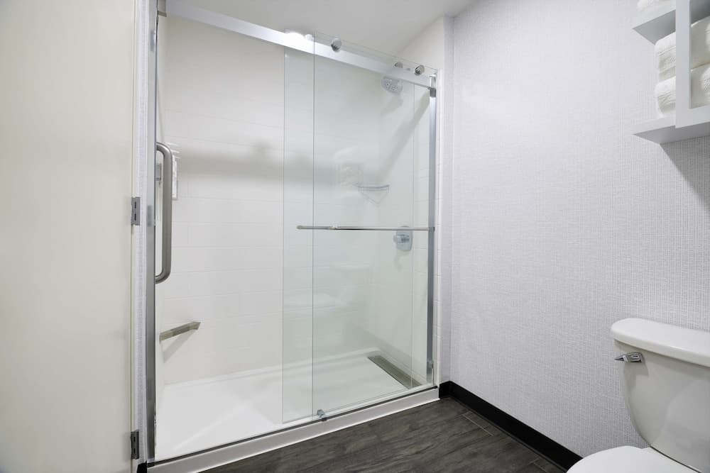 Hampton Inn Newark Airport gallery photo in Newark, NJ — image 11