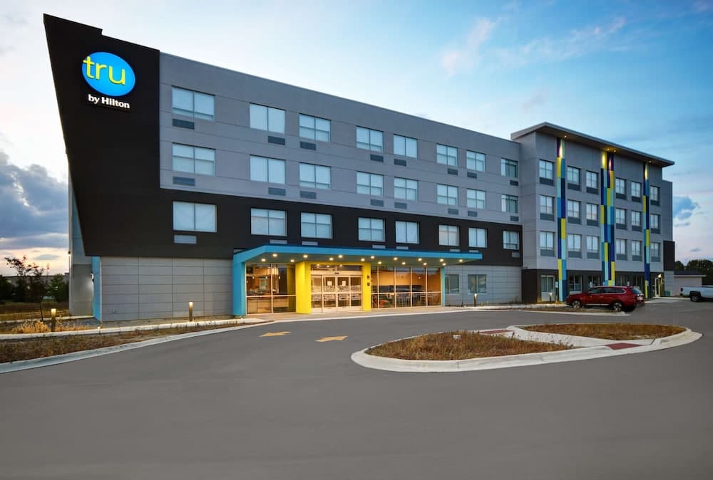 Tru by Hilton Monroe — hotel in Monroe, Michigan