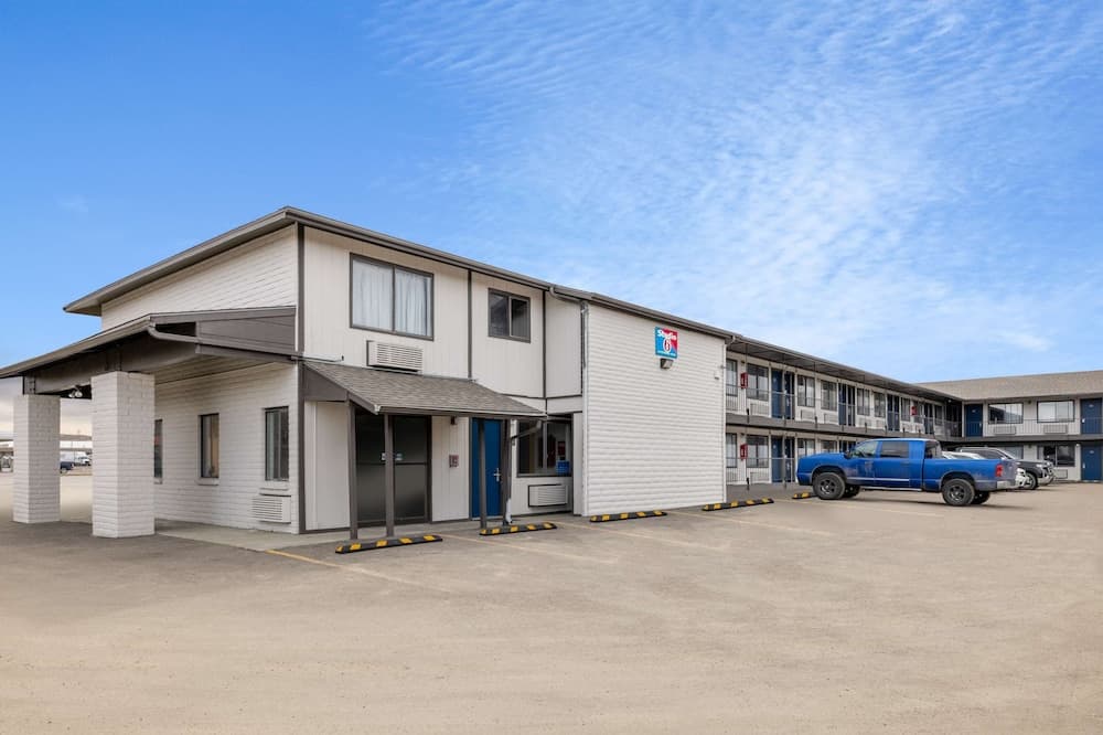 Studio 6 Rock Springs WY Flaming Gorge featured exterior or lobby in Rock Springs, WY — similar hotel