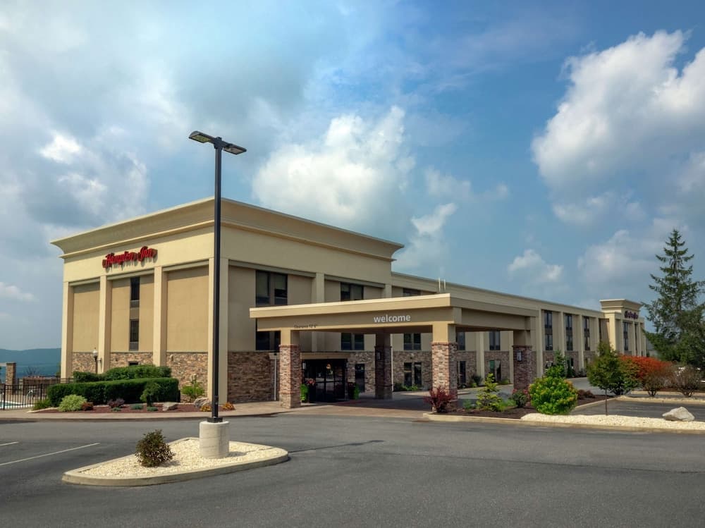 Hampton Inn Hazleton featured exterior or lobby in Sugarloaf, PA — similar hotel