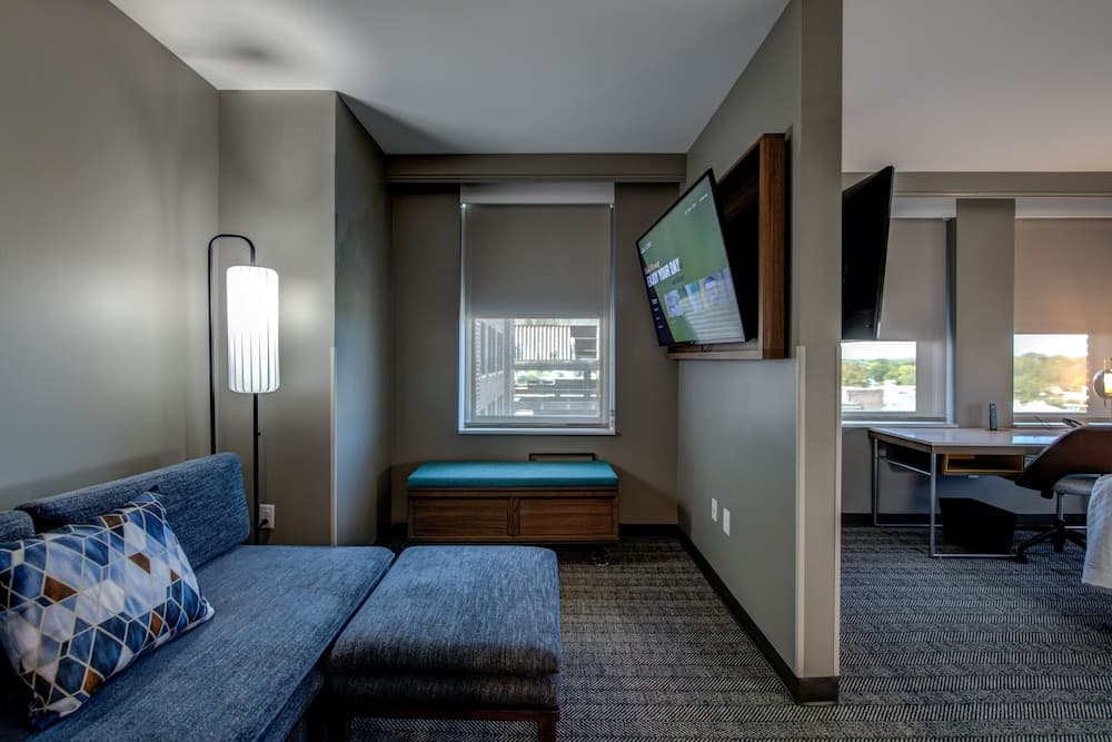 Threefoot Hotel, Meridian, a Tribute Portfolio Hotel interior in Meridian, MS — gallery photo 2