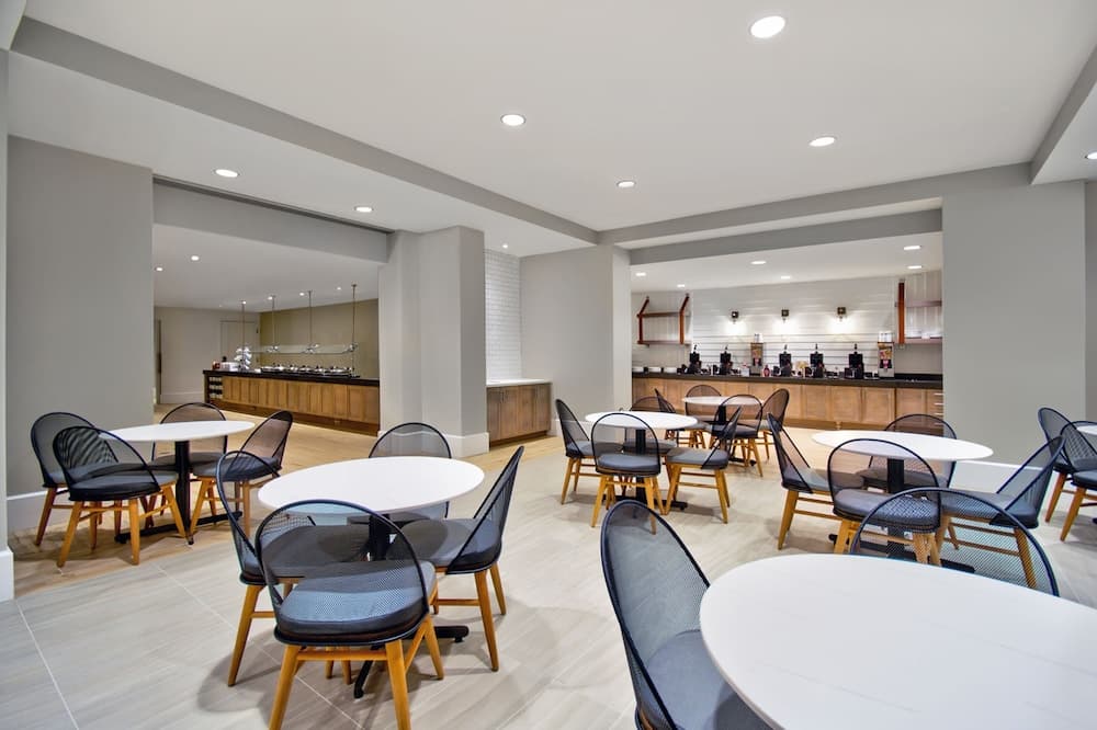Residence Inn by Marriott Orlando Flamingo Crossing/Western Entrance gallery photo in Winter Garden, FL — image 9