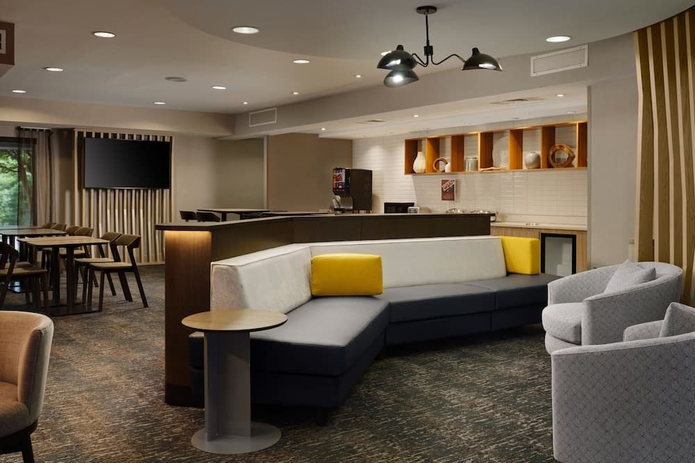 Springhill Suites By Marriott Metro Center interior in Nashville, TN — gallery photo 2