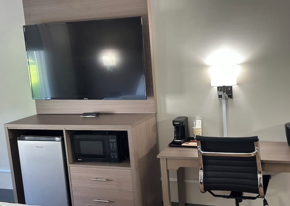 Whaler Inn and Suites gallery photo in New Bedford, MA — image 31