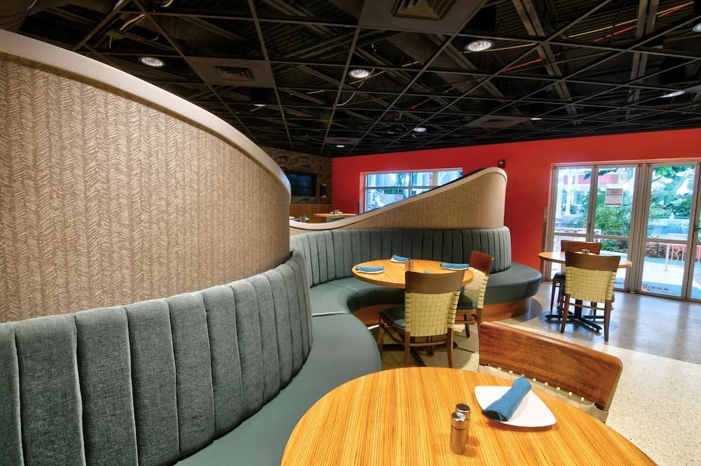 Oasis Hotel and Conv Center, an Ascend Collection Hotel gallery photo in Springfield, MO — image 44