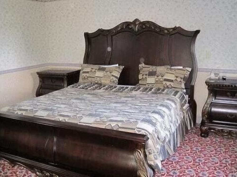 Parsippany Inn and Suites Morris Plains property views in Morris Plains, NJ — gallery photo 3