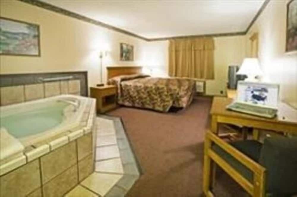 Home Suites property views in Thief River Falls, MN — gallery photo 3
