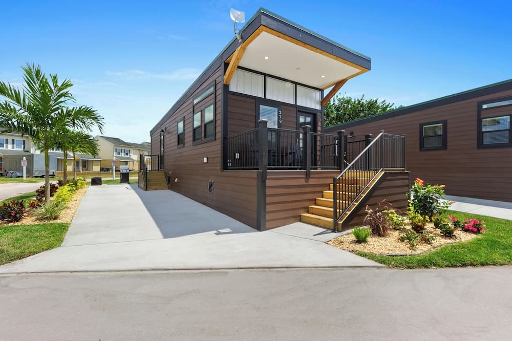 Okeechobee KOA Resort interior in Okeechobee, FL — gallery photo 2