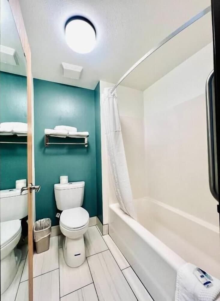 Sleep Inn & Suites Verona - Madison Southwest interior in Verona, WI — gallery photo 2