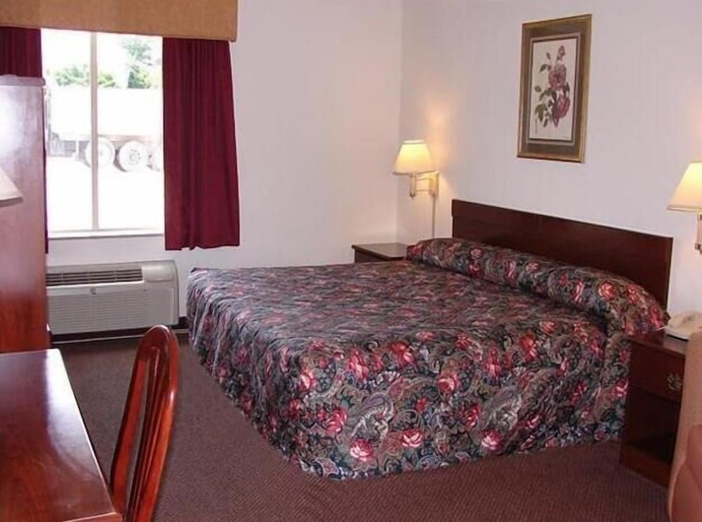 Red Carpet Inn Chambersburg gallery photo in Chambersburg, PA — image 5