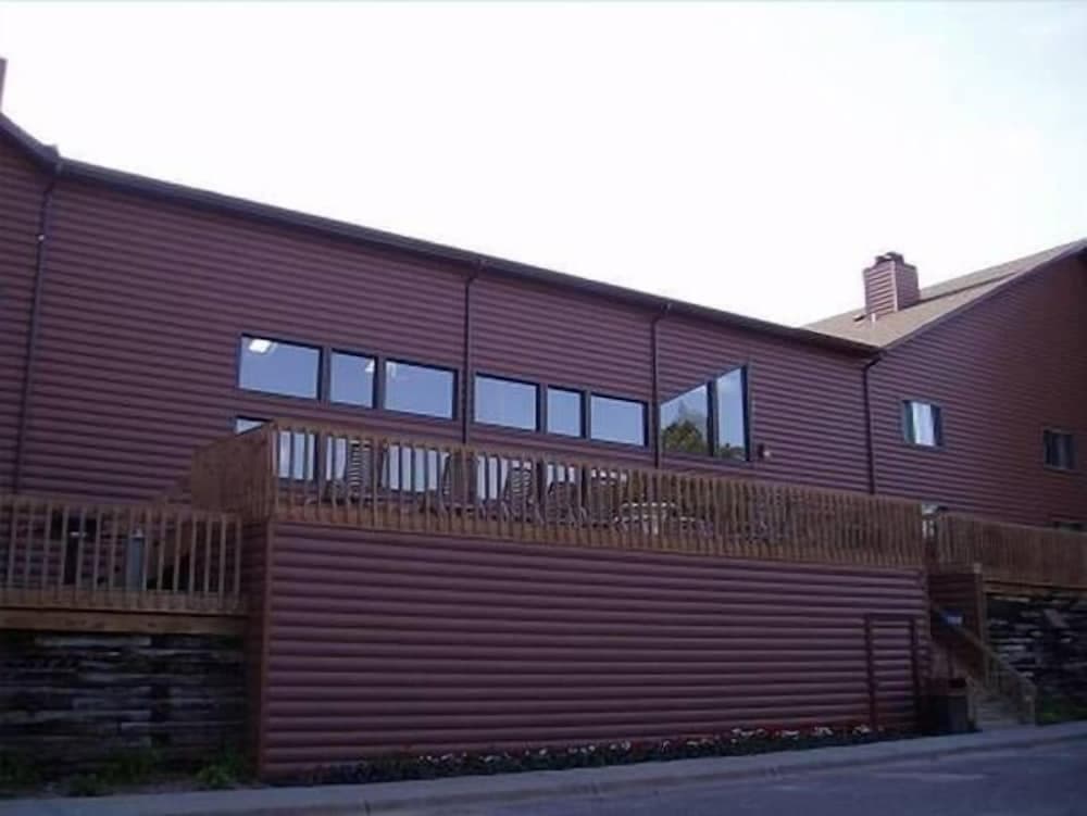 High Village property views in Pequot Lakes, MN — gallery photo 3