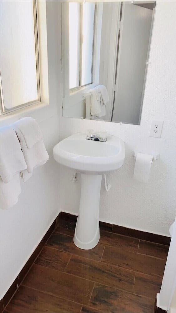Budget Motel property views in Gilroy, CA — gallery photo 3