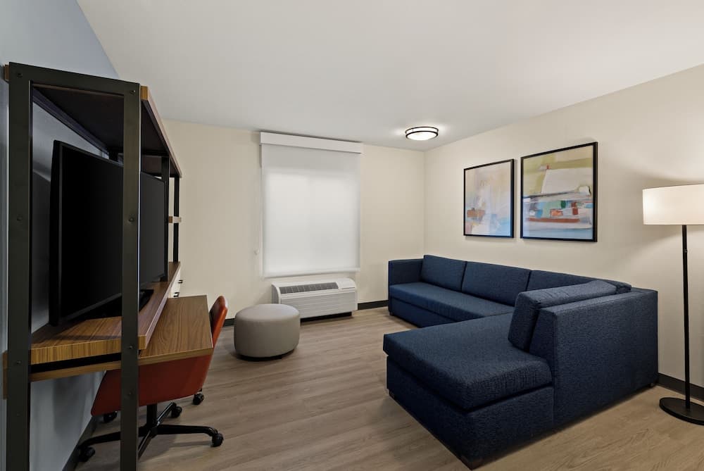 Everhome Suites Brownsville gallery photo in Brownsville, TX — image 13
