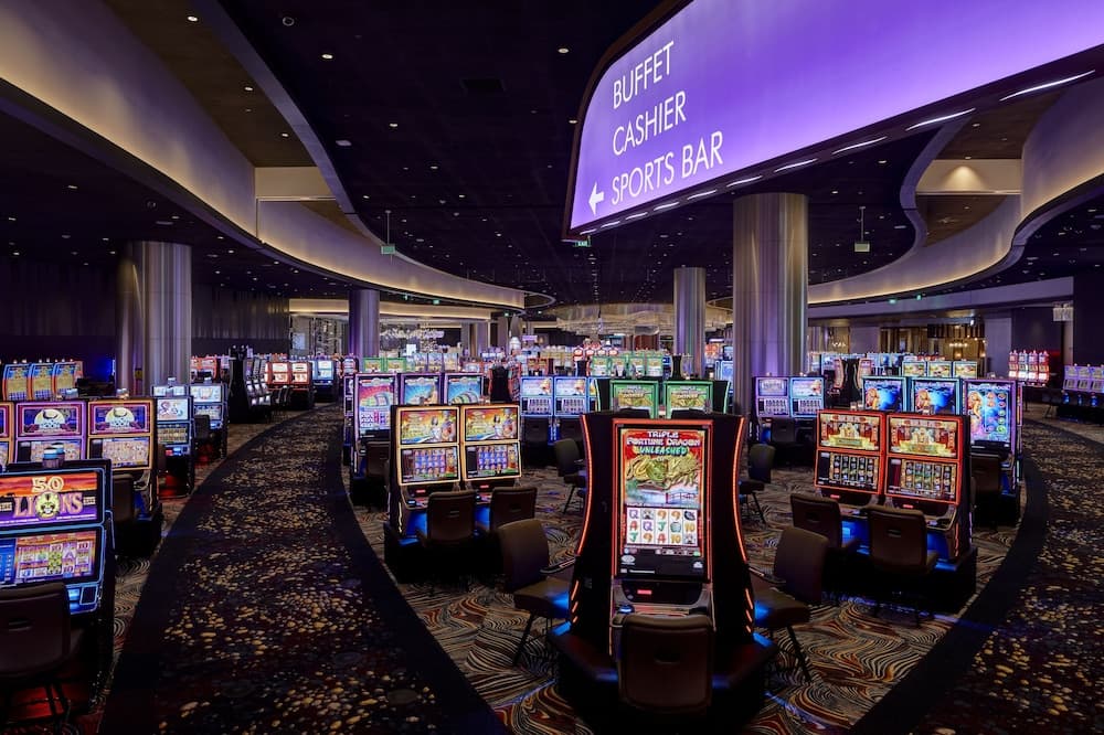 Emerald Queen Hotel and Casino - Tacoma gallery photo in Tacoma, WA — image 8