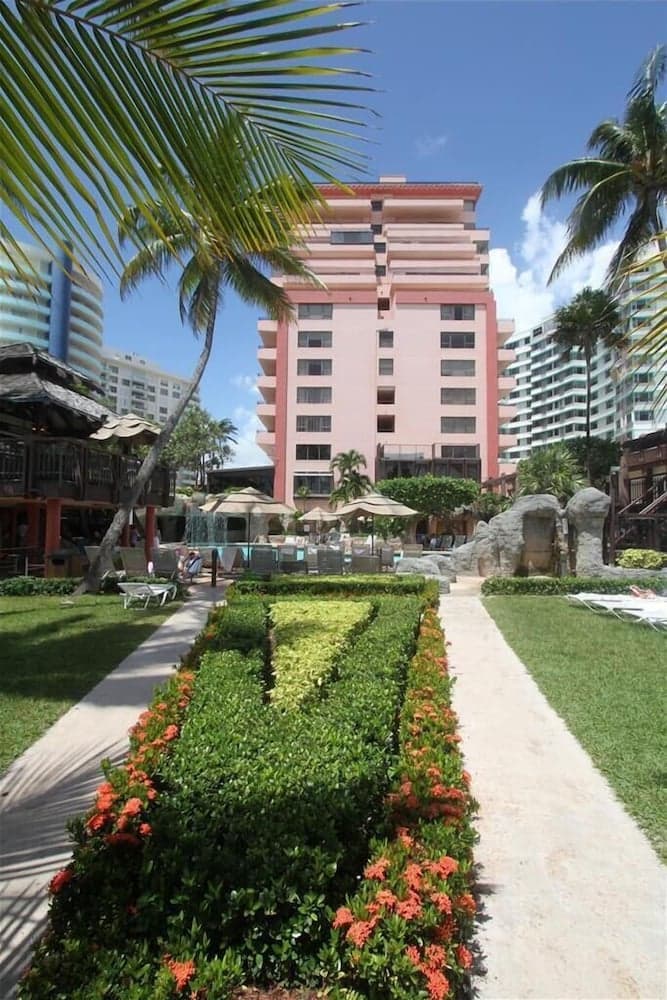 Soleil Apartments at The Alexander featured exterior or lobby in Miami Beach, FL — similar hotel