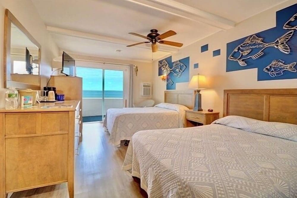 Captain's Bounty On The Beach featured exterior or lobby in Rockport — similar hotel
