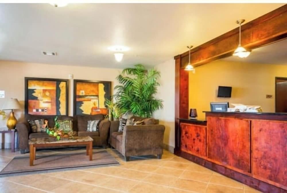 Franklin Inn & Suites interior in Franklin, LA — gallery photo 2