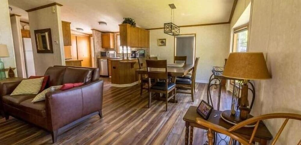 Shady Shores Campground interior in Sterling, NY — gallery photo 2
