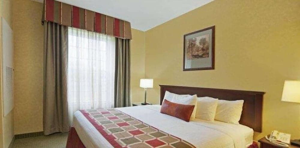Best Western Plus Ticonderoga Inn & Suites property views in Ticonderoga — gallery photo 3