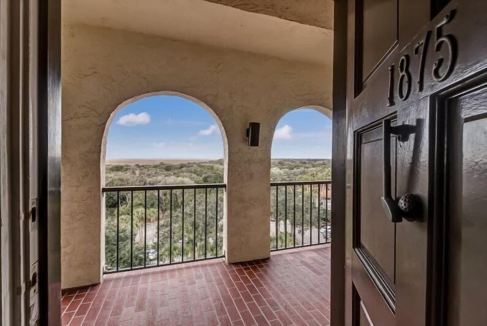 1875 Turtle Dunes interior in Fernandina Beach, FL — gallery photo 2